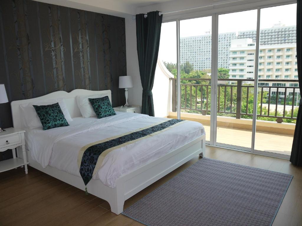 Penthouses Aparthotel Pantai Jomtien